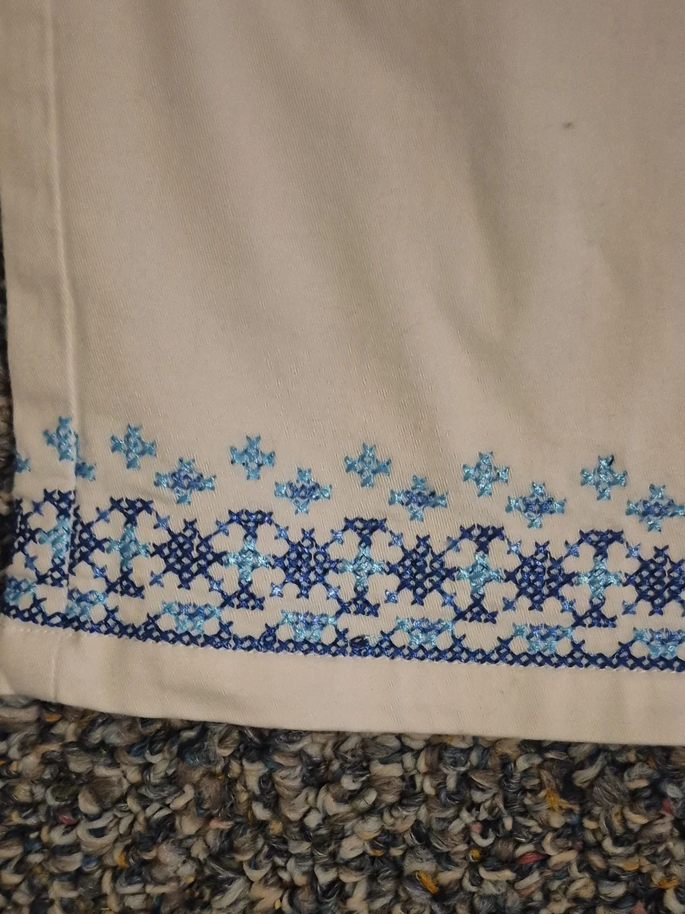 Ruby Rd. White Cropped Jeans with Blue Embroidered Hem